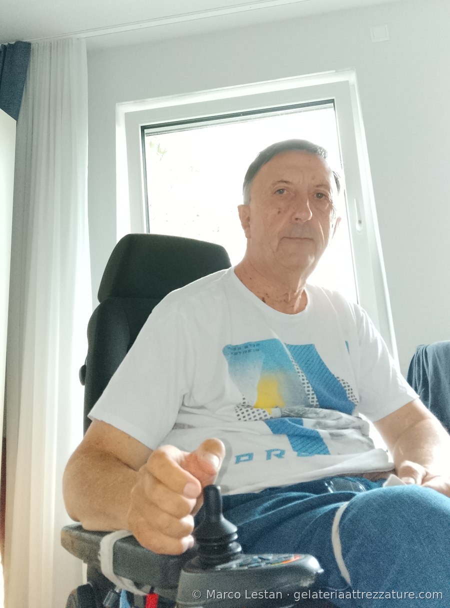 Marco Lestan oggi, in carrozzina